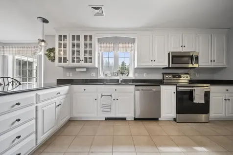 14 Gallant Drive Brentwood NH 03833