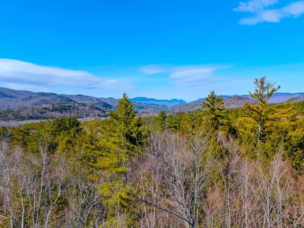 25 Mount Woodlands Road Thornton NH 03285