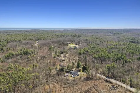 19 North Road North Hampton NH 03862