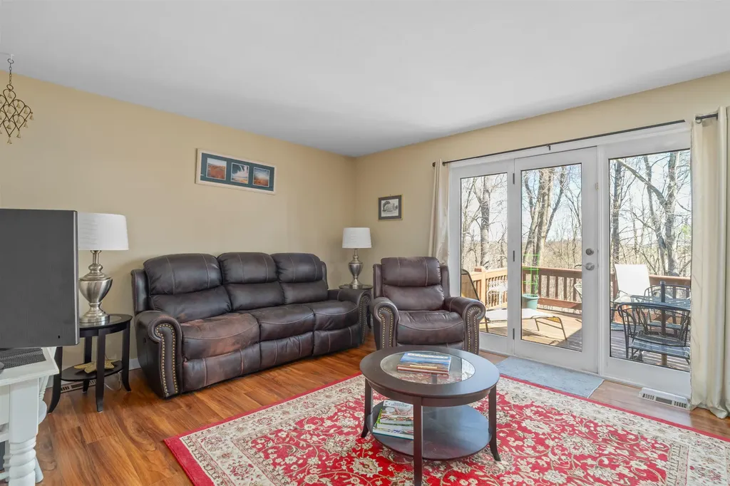 12 Thornhill Road Stratham NH 03885