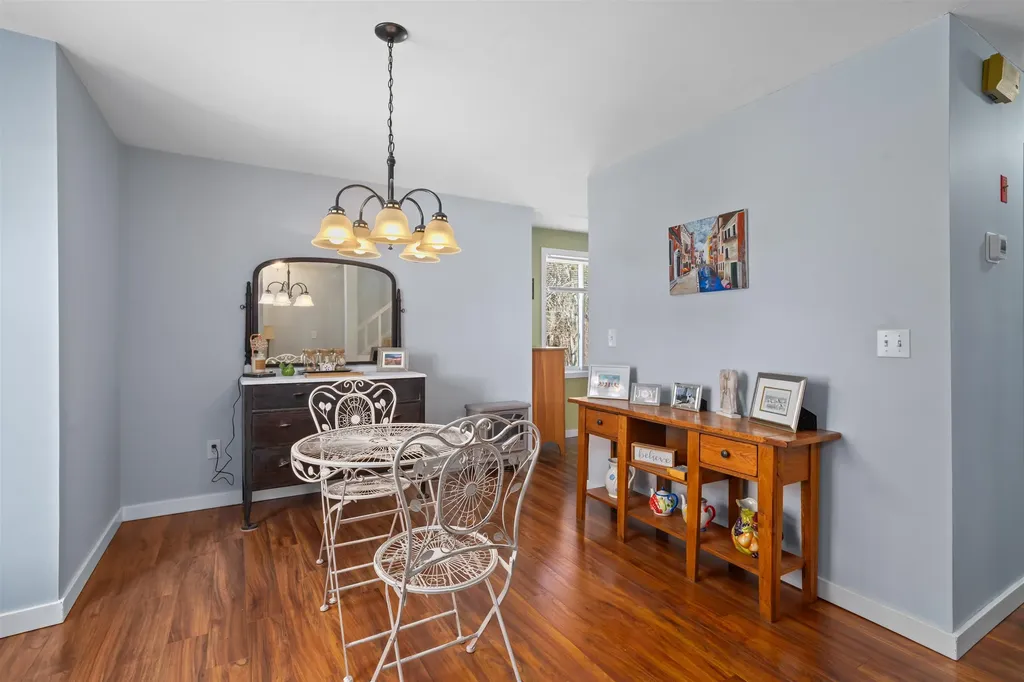 12 Thornhill Road Stratham NH 03885