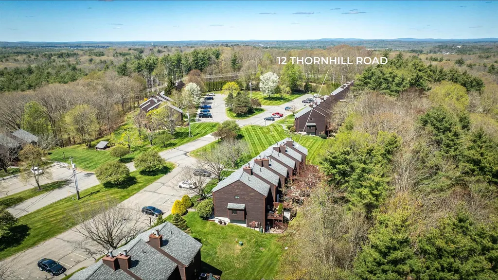 12 Thornhill Road Stratham NH 03885