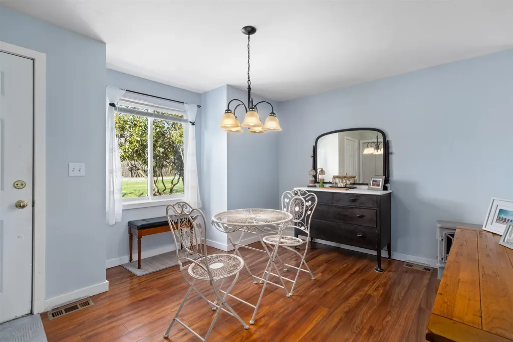 12 Thornhill Road Stratham NH 03885