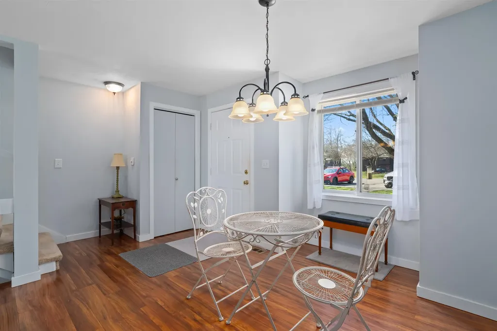 12 Thornhill Road Stratham NH 03885