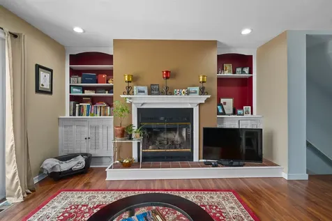 12 Thornhill Road Stratham NH 03885