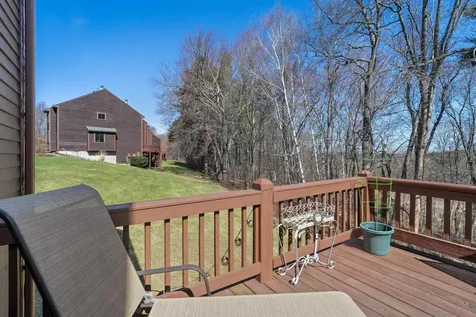 12 Thornhill Road Stratham NH 03885