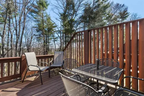 12 Thornhill Road Stratham NH 03885