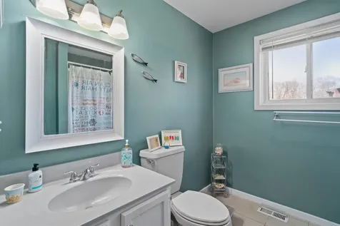 12 Thornhill Road Stratham NH 03885