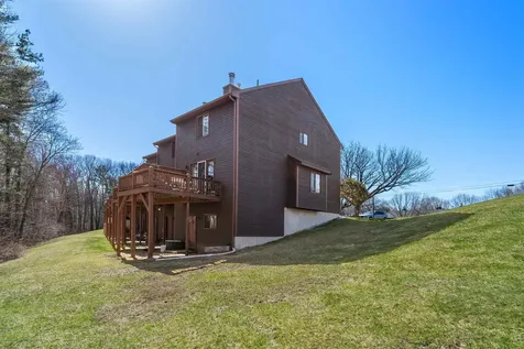 12 Thornhill Road Stratham NH 03885