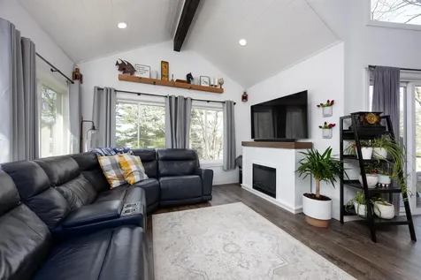 20 Bailey Shore Road Hampstead NH 03841