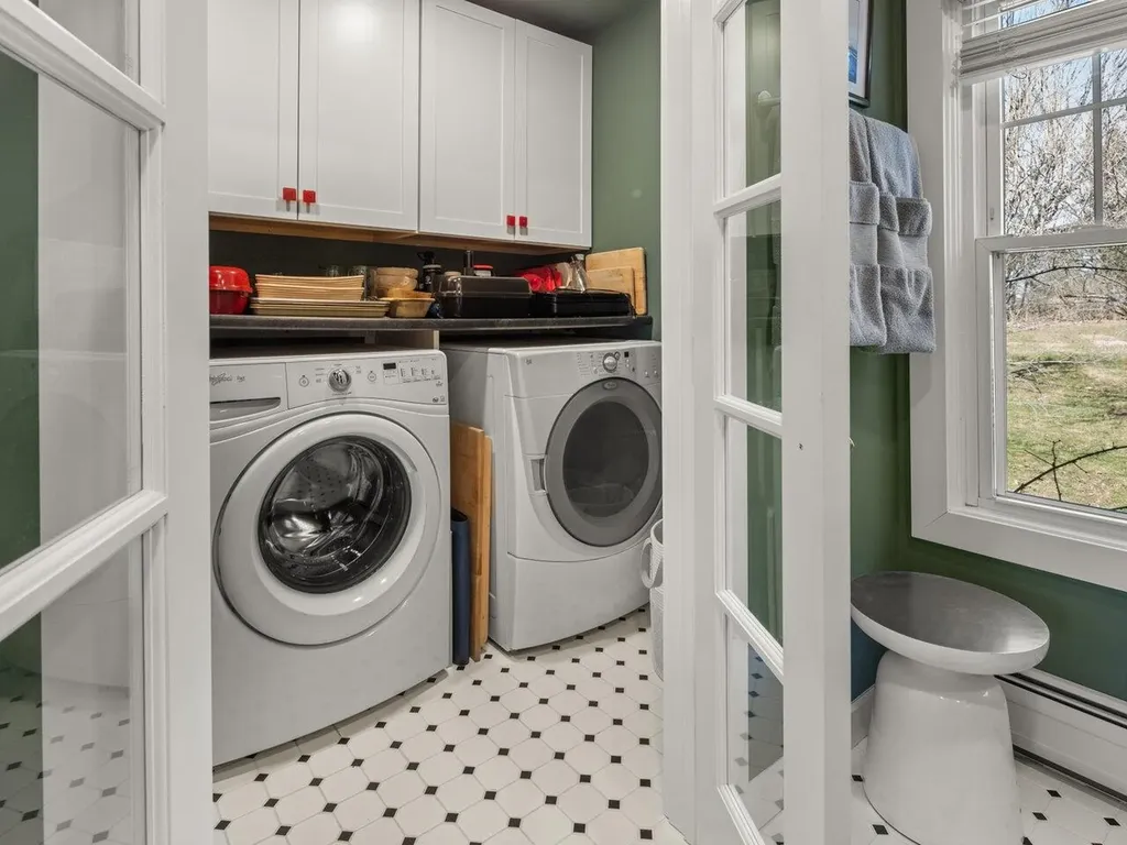 93 Webster Road Shelburne VT 05482