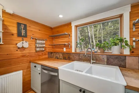 230 Bentley Road Hartford VT 05059
