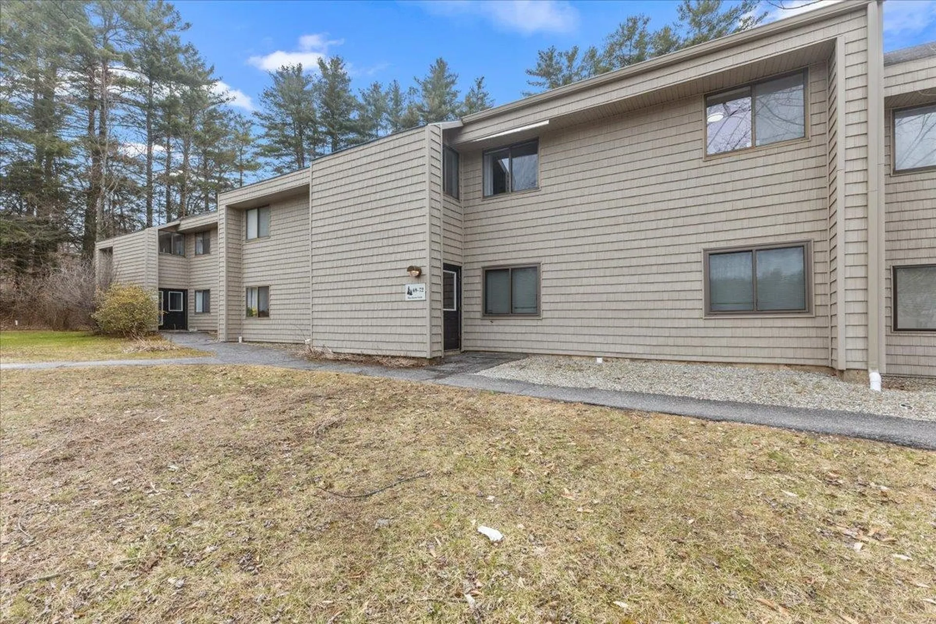 72 Hawthorne Circle South Burlington VT 05403