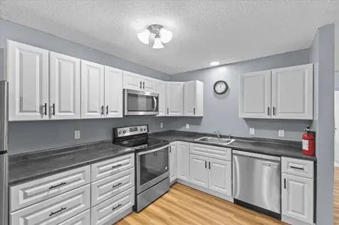 72 Hawthorne Circle South Burlington VT 05403
