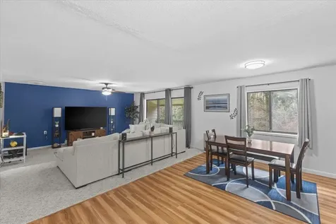 72 Hawthorne Circle South Burlington VT 05403
