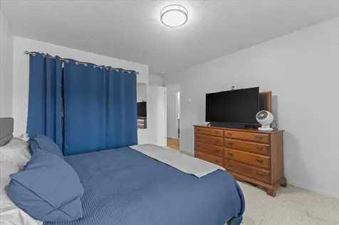 72 Hawthorne Circle South Burlington VT 05403