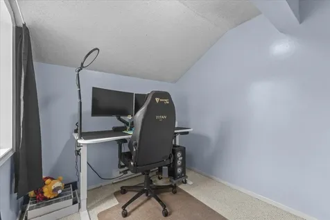 72 Hawthorne Circle South Burlington VT 05403