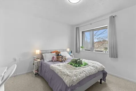72 Hawthorne Circle South Burlington VT 05403
