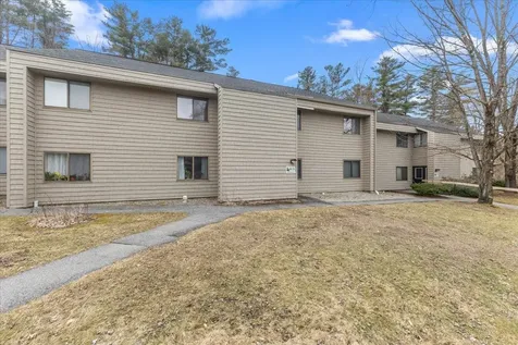 72 Hawthorne Circle South Burlington VT 05403