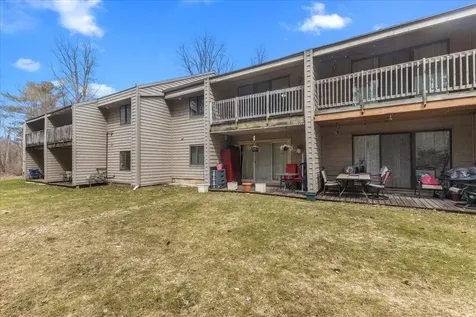 72 Hawthorne Circle South Burlington VT 05403