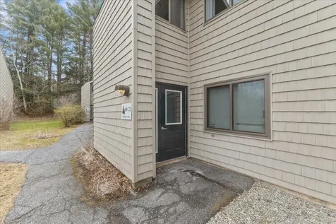 72 Hawthorne Circle South Burlington VT 05403