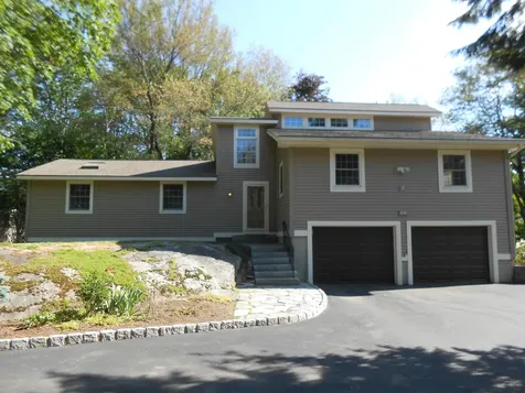 1651 River Road Manchester NH 03104