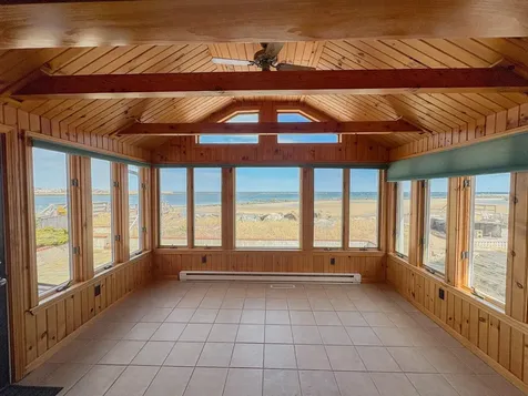 27 Thornton Street Hampton NH 03842
