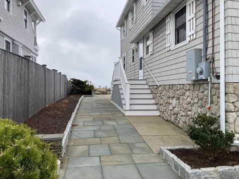 27 Thornton Street Hampton NH 03842