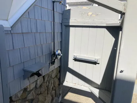 27 Thornton Street Hampton NH 03842