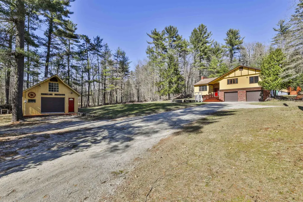 22 West Hollis Road Hollis NH 03049