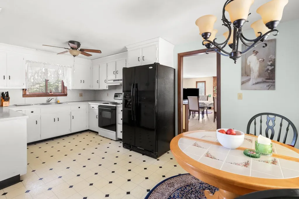 60 Woodman Road South Hampton NH 03827
