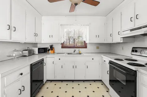 60 Woodman Road South Hampton NH 03827