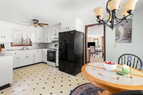 60 Woodman Road South Hampton NH 03827