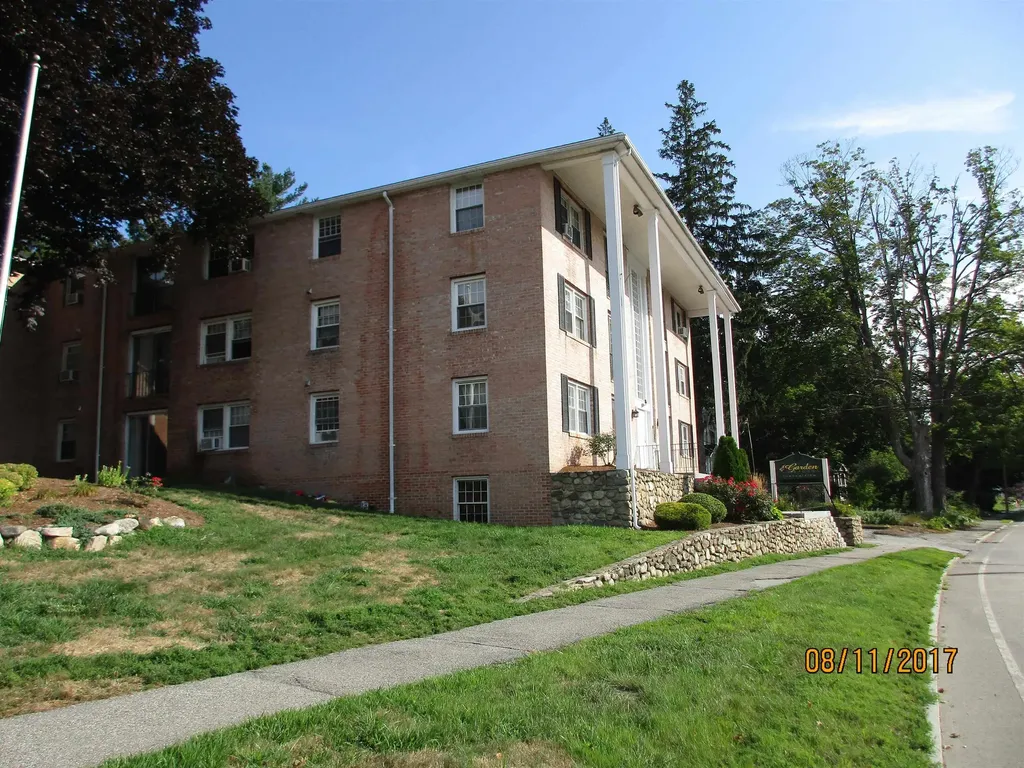 92 East Broadway Street Derry NH 03038