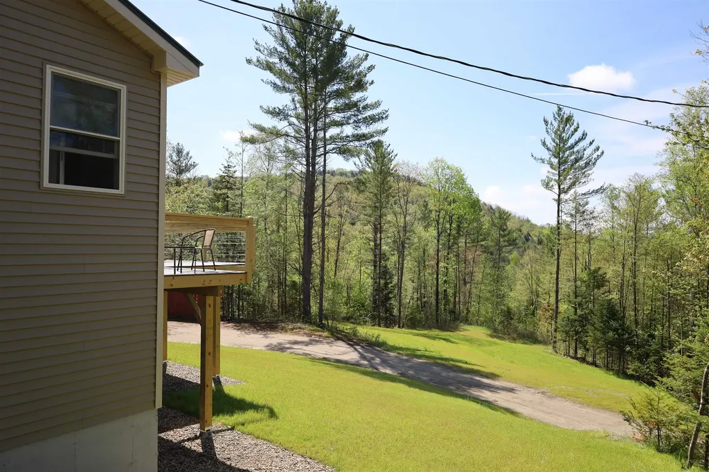 281 Rogan's Way Kirby VT 05824