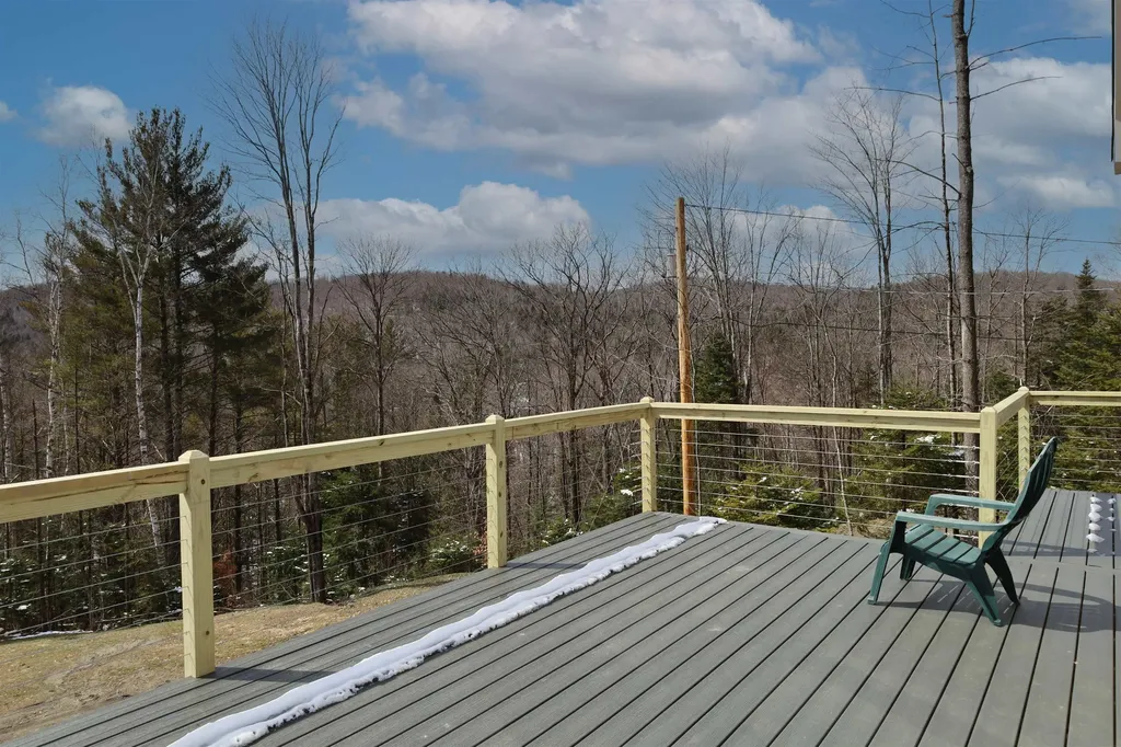 281 Rogan's Way Kirby VT 05824