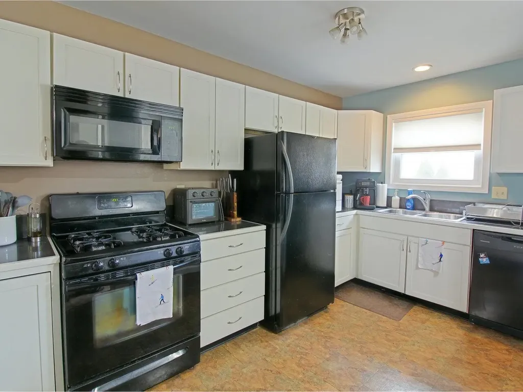 212 Locust Hill Shelburne VT 05482