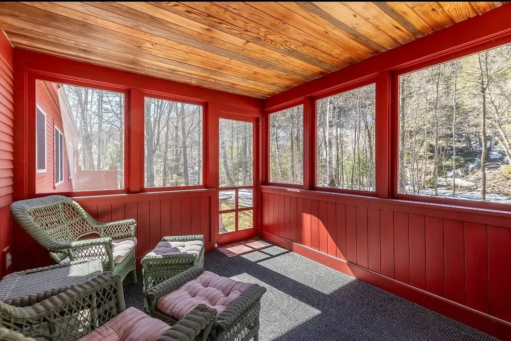 2779 Pikes Falls Road Jamaica VT 05343