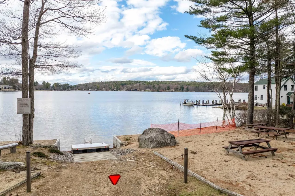222 Dockham Shore Road Gilford NH 03249