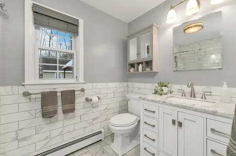 222 Dockham Shore Road Gilford NH 03249