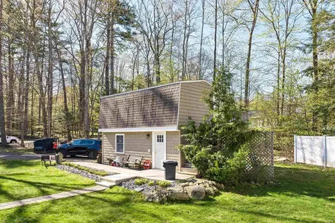 222 Dockham Shore Road Gilford NH 03249