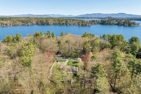 222 Dockham Shore Road Gilford NH 03249