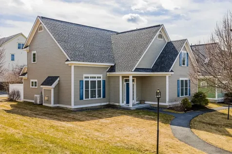 10 Stonehurst Common Hanover NH 03755