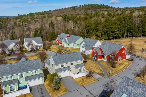 10 Stonehurst Common Hanover NH 03755