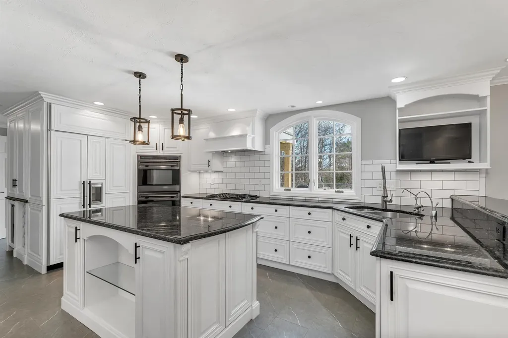 89 Countryside Drive Gilford NH 03249