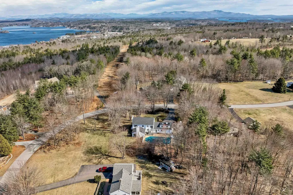 89 Countryside Drive Gilford NH 03249