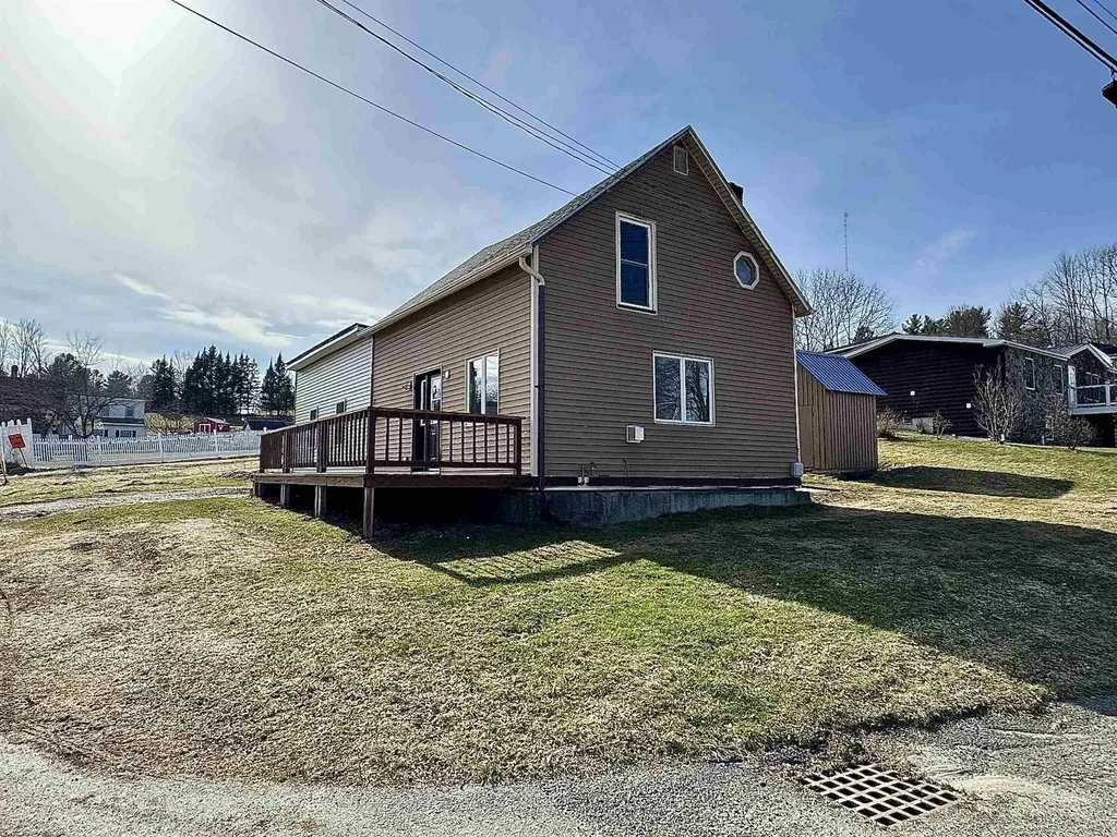 73 Pond Street Newport City VT 05855