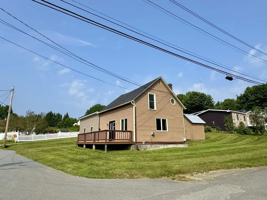 73 Pond Street Newport City VT 05855