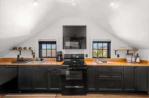 409 The Hill Portsmouth NH 03801