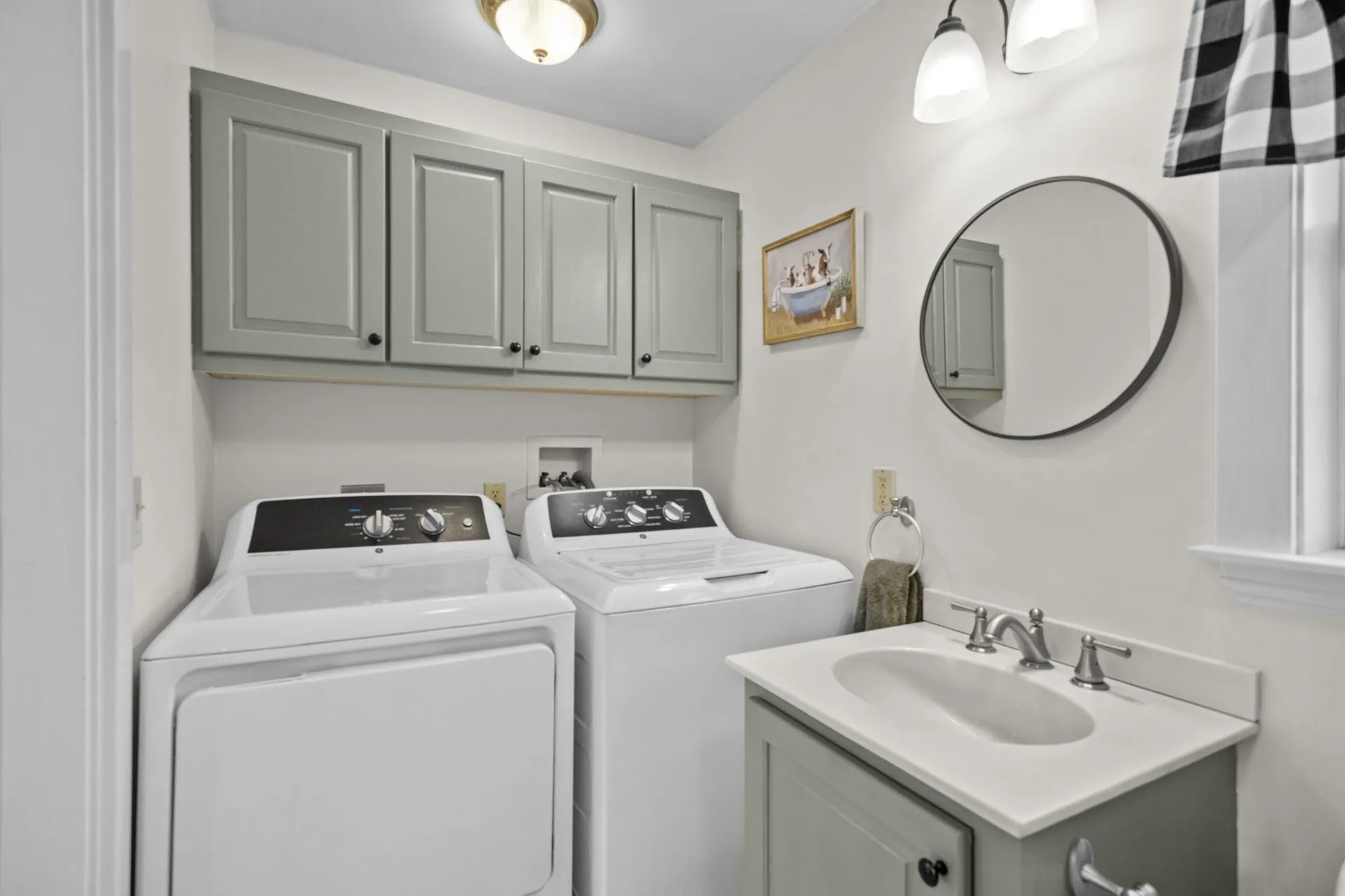 121 South Road East Kingston NH 03827